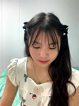 Emlyly-18 online show from October 12, 3:16 am