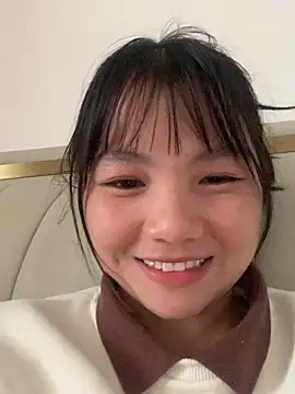 Emlyly-18 online show from October 20, 7:20 am