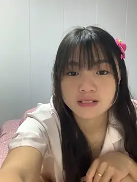 Emlyly-18 online show from November 6, 3:40 am