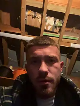 Snapshot of Johnclips2 chatting on September 27, 2:27 am Johnclips2 online show from September 27, 2:27 am