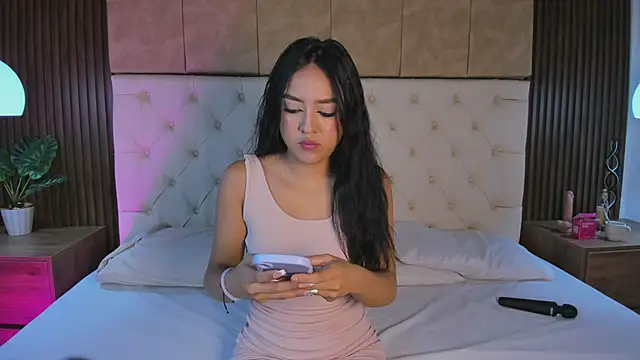 Snapshot of Dafne_Hillss chatting on October 4, 12:36 pm Dafne Hillss online show from October 4, 12:36 pm