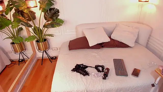 Snapshot of Dafne_Hillss chatting on December 18, 11:49 am Dafne Hillss online show from December 18, 11:49 am