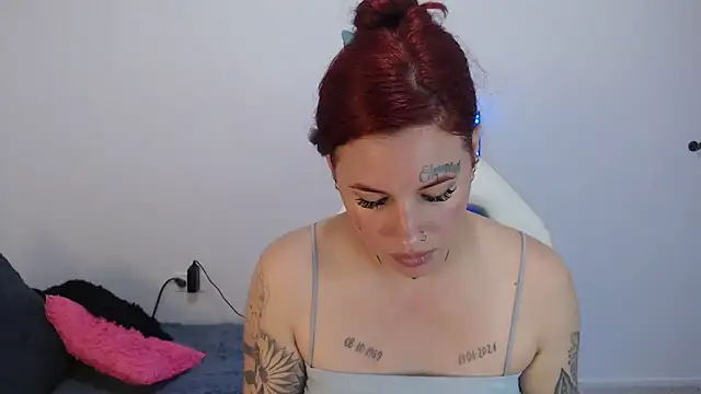 Maddy Vicius19 online show from September 25, 7:50 pm