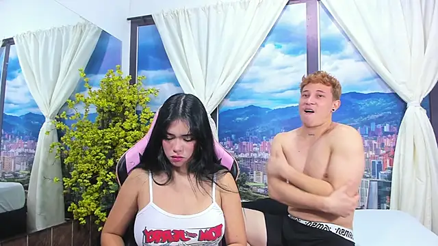 Sarahwalkerr online show from October 9, 1:31 pm