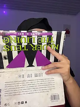 rhizanthella  online show from October 30, 11:16 pm