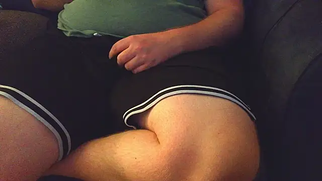 thighguy30 online show from October 7, 12:19 am