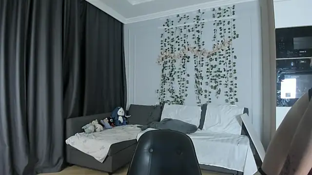 heexhia online show from October 7, 1:25 am