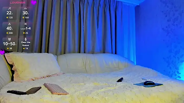 dark summer online show from November 22, 6:29 pm