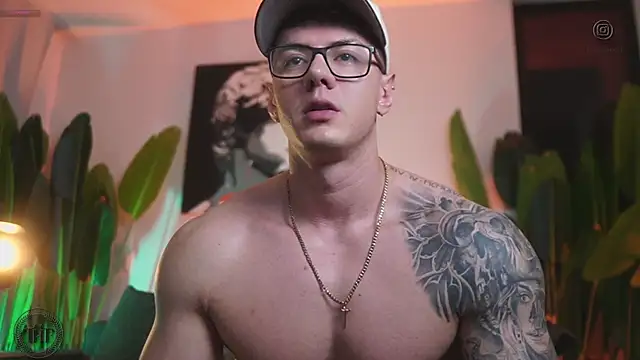 Thomas Falcon online show from November 29, 12:35 am