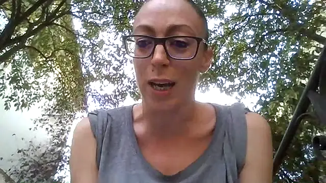 Snapshot of Astrid3 chatting on October 31, 3:13 pm Astrid3 online show from October 31, 3:13 pm