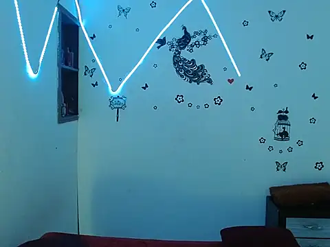 Mia2xsmith online show from November 5, 3:06 am