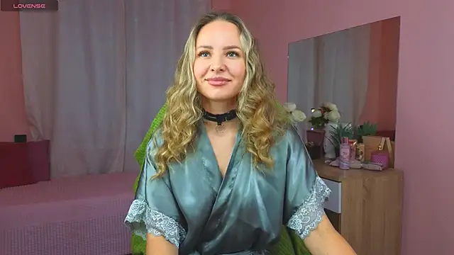 Hloya Mei online show from September 13, 11:37 pm