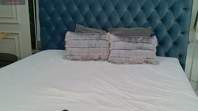 Snapshot of SunnyDane chatting on December 3, 12:47 pm SunnyDane online show from December 3, 12:47 pm