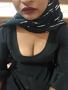 Itz Mayra  online show from October 15, 7:30 am