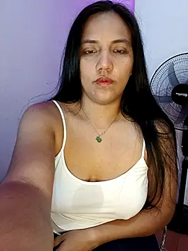 girlpee online show from November 18, 12:53 pm