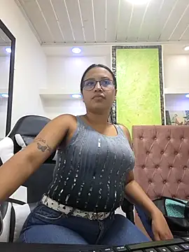 susan mooree online show from November 30, 5:50 pm