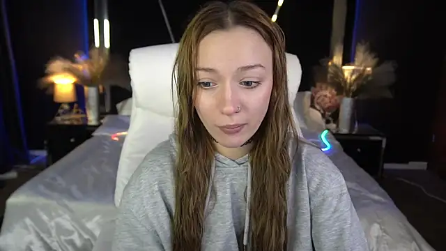 FoxyMayy online show from December 1, 2:11 pm