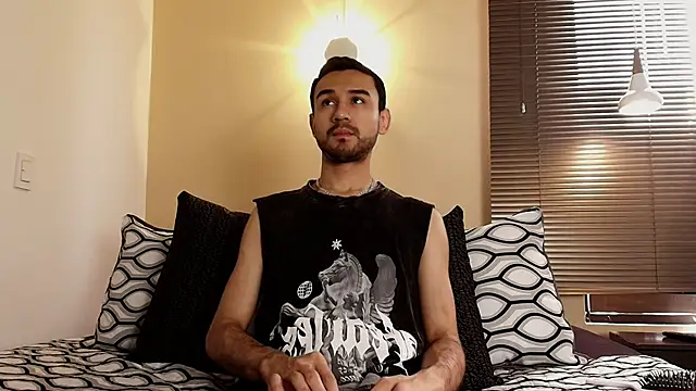 Snapshot of Axel_Moon_S chatting on November 22, 2:05 pm Axel Moon S online show from November 22, 2:05 pm