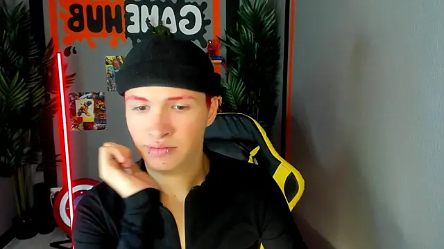 Snapshot of JonnyDarka chatting on November 7, 10:37 am JonnyDarka online show from November 7, 10:37 am