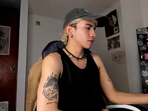 guynextdo0r online show from September 28, 9:42 pm