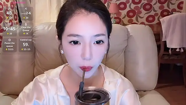 miss-lin online show from October 6, 1:08 pm