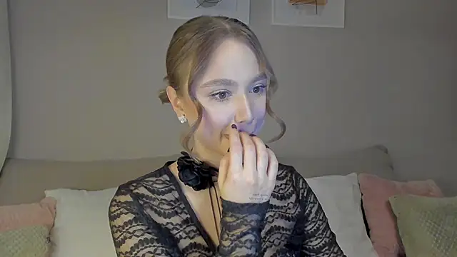 Stefa Evans online show from October 6, 5:32 pm