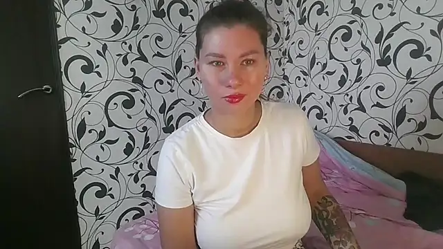 YourEmilie online show from October 23, 9:52 am