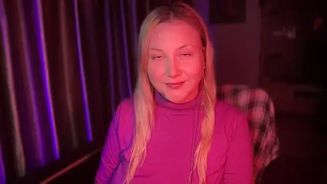 Snapshot of BikiHellena chatting on December 5, 1:47 am BikiHellena online show from December 5, 1:47 am