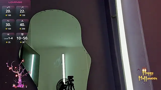 Snapshot of miajhonsonx chatting on October 28, 1:14 pm miajhonsonx online show from October 28, 1:14 pm