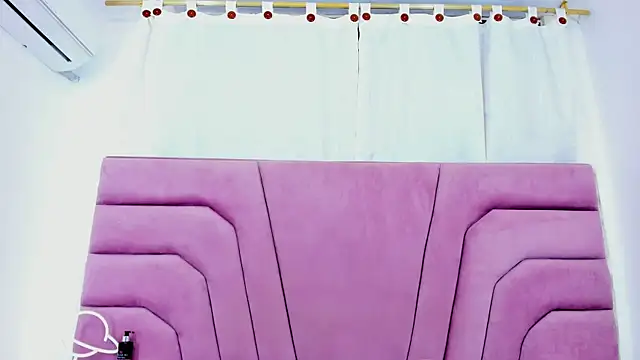 Snapshot of miajhonsonx chatting on November 13, 3:22 pm miajhonsonx online show from November 13, 3:22 pm