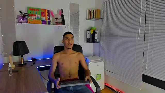 xxKamadevaxx online show from October 3, 12:46 pm