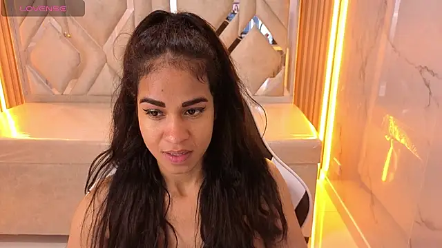 Maia Tx online show from December 5, 1:14 am