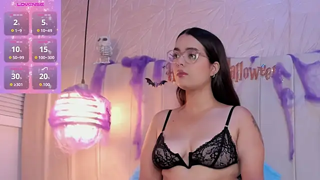 hannahst  online show from October 8, 8:06 pm