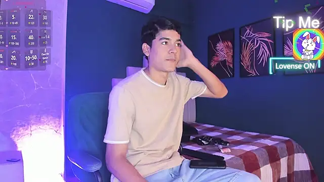 Snapshot of SandroVeyra chatting on October 18, 3:31 am SandroVeyra online show from October 18, 3:31 am