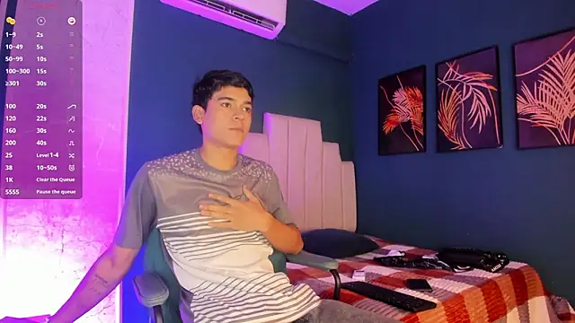 Snapshot of SandroVeyra chatting on October 20, 3:40 am SandroVeyra online show from October 20, 3:40 am