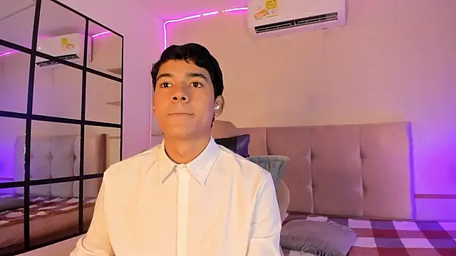 Snapshot of SandroVeyra chatting on October 23, 4:01 am SandroVeyra online show from October 23, 4:01 am