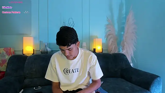 Snapshot of SandroVeyra chatting on November 7, 2:00 am SandroVeyra online show from November 7, 2:00 am