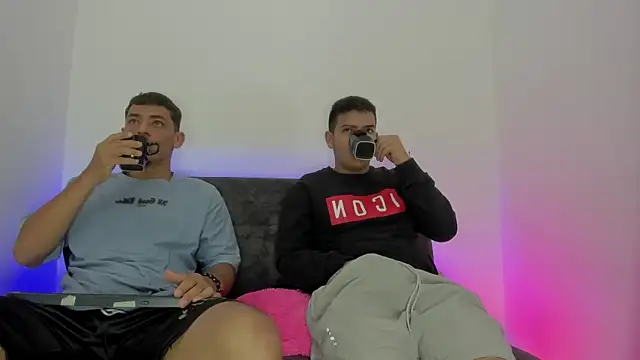 maykel and mike online show from October 19, 10:49 am