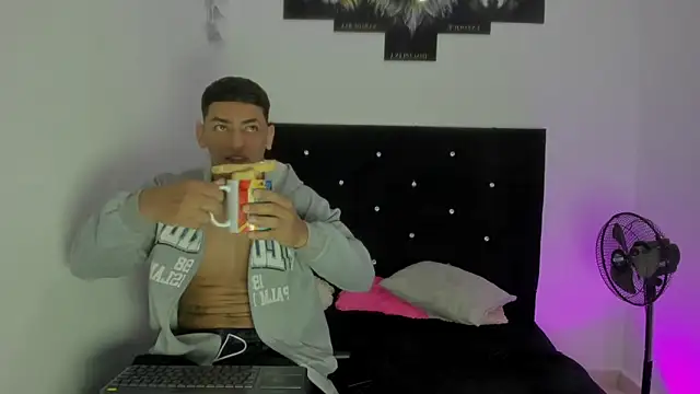 maykel and mike online show from November 27, 9:44 am