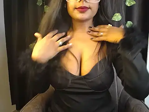 Naughtyy stripgirl online show from November 12, 1:33 pm