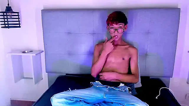 Snapshot of Billie_Turner_ chatting on September 19, 9:37 pm Billie Turner online show from September 19, 9:37 pm