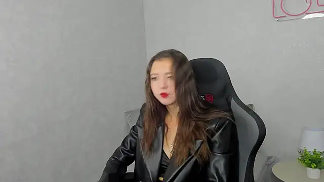 Amanda Reedd online show from October 5, 8:12 am