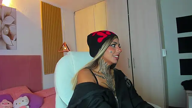 KoraRousee online show from September 16, 3:13 pm