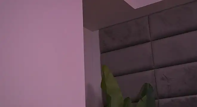 Snapshot of YssabelFox chatting on October 21, 3:29 am YssabelFox online show from October 21, 3:29 am