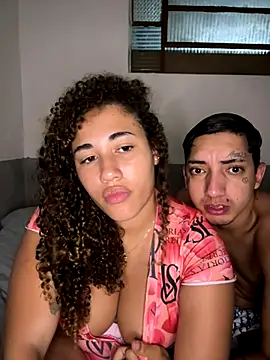 Snapshot of CasalMaldoso01 chatting on October 3, 1:46 am CasalMaldoso01 online show from October 3, 1:46 am