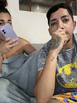 Snapshot of CasalMaldoso01 chatting on October 31, 4:24 am CasalMaldoso01 online show from October 31, 4:24 am