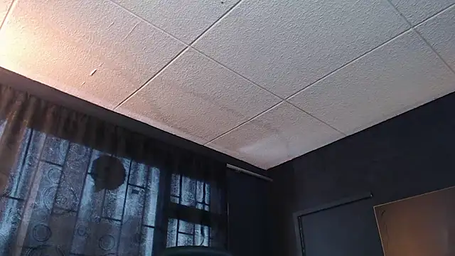 Snapshot of RichardMilleer chatting on October 31, 2:07 pm RichardMilleer online show from October 31, 2:07 pm