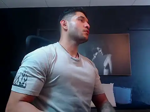 Snapshot of RichardMilleer chatting on December 16, 2:44 pm RichardMilleer online show from December 16, 2:44 pm