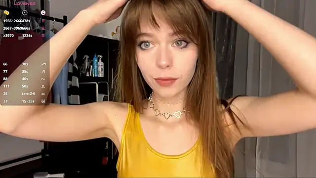 YourLittleElfie online show from October 4, 3:32 pm