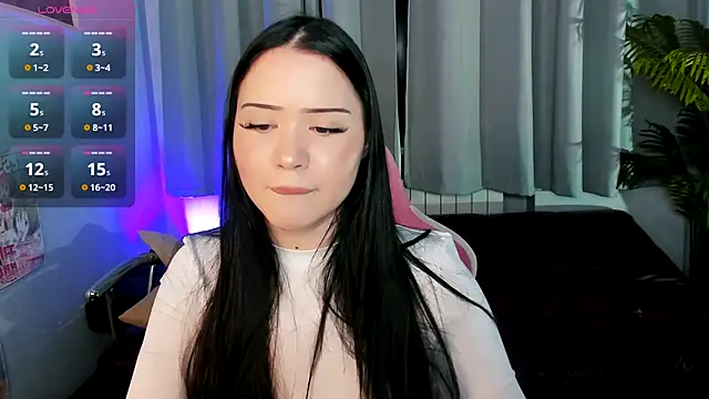 Snapshot of _spicygirl chatting on December 4, 9:01 pm spicygirl online show from December 4, 9:01 pm